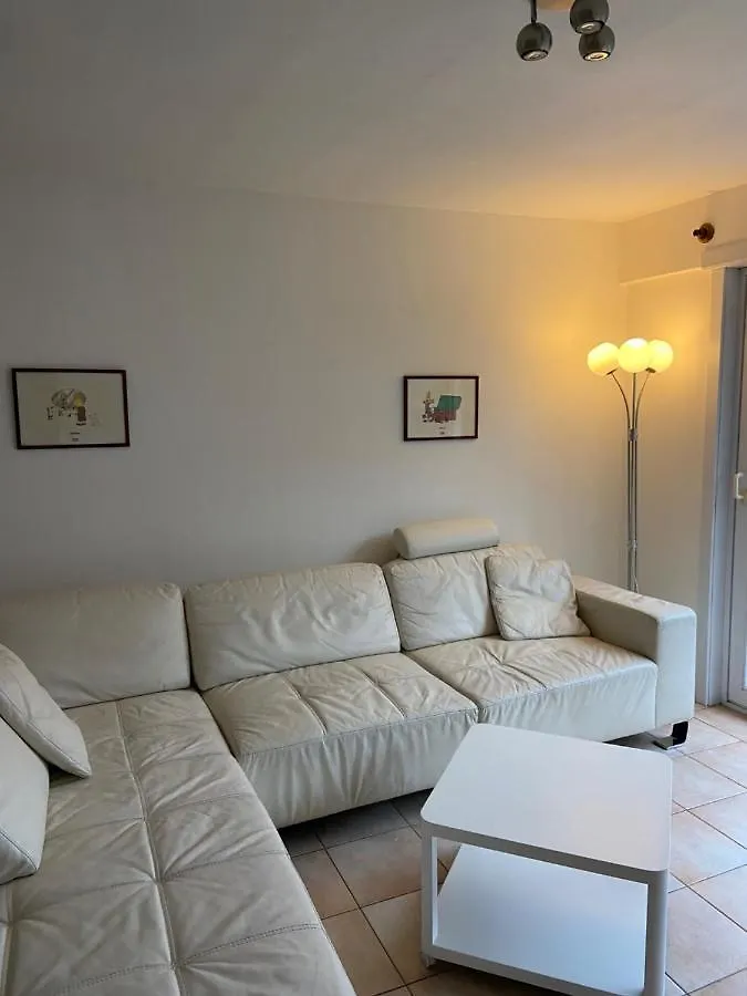 Ruim Zonnig Appartement Op 50M Van Strand Ostende