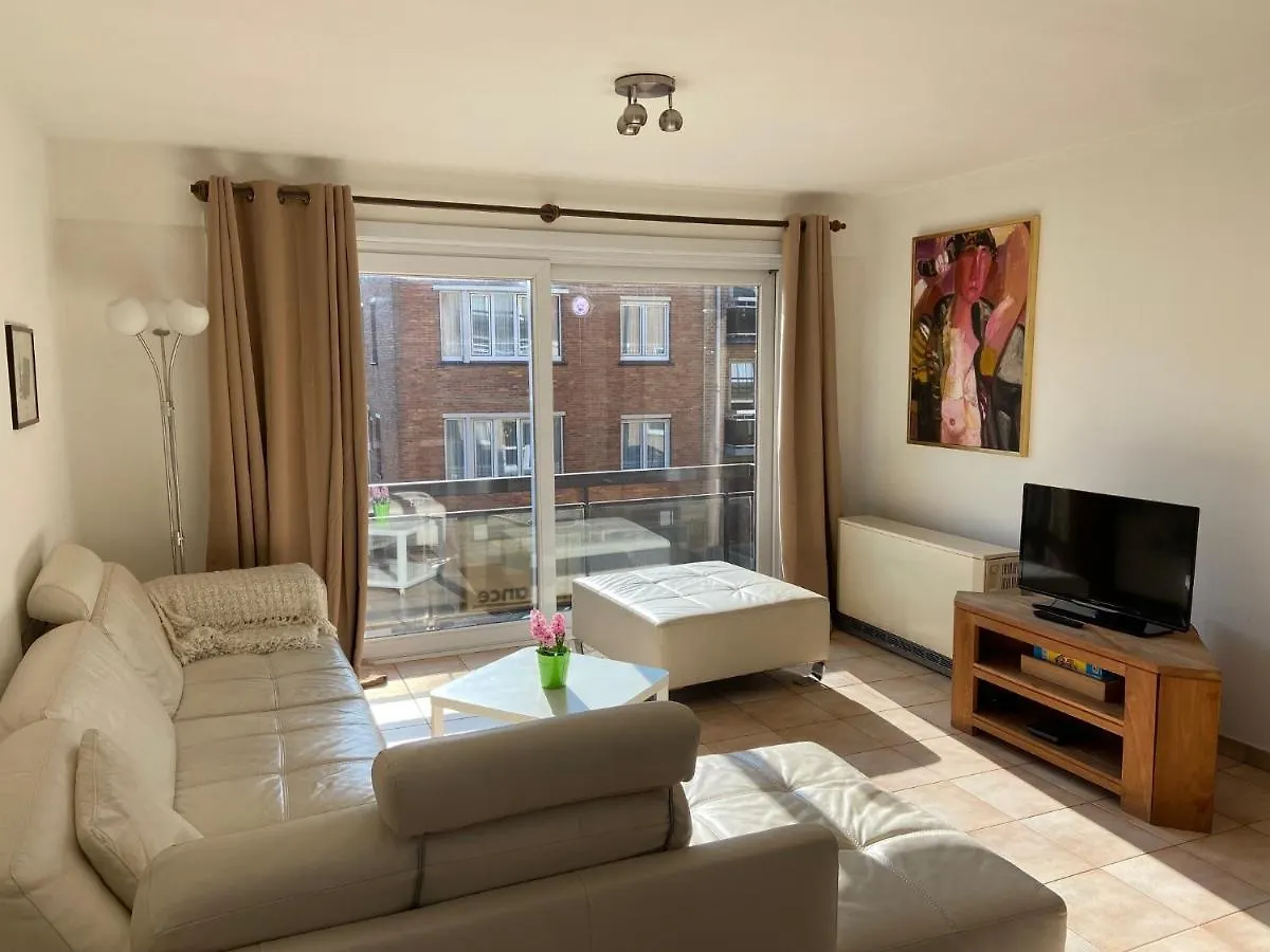 Ruim Zonnig Appartement Op 50M Van Strand Ostende